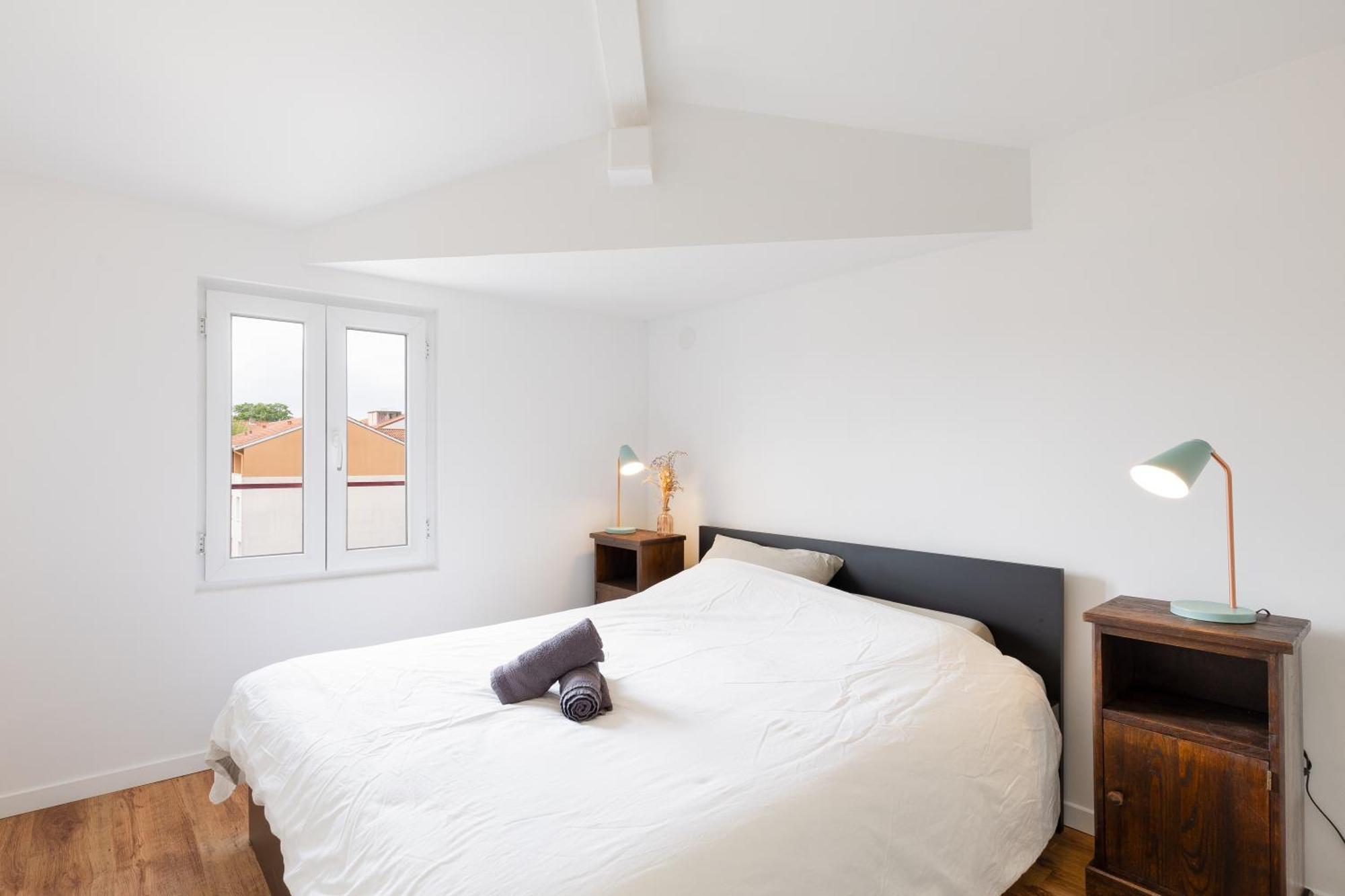Appartement Climatise 2 Chambres ヴィルフランシュ・シュル・ソーヌ エクステリア 写真