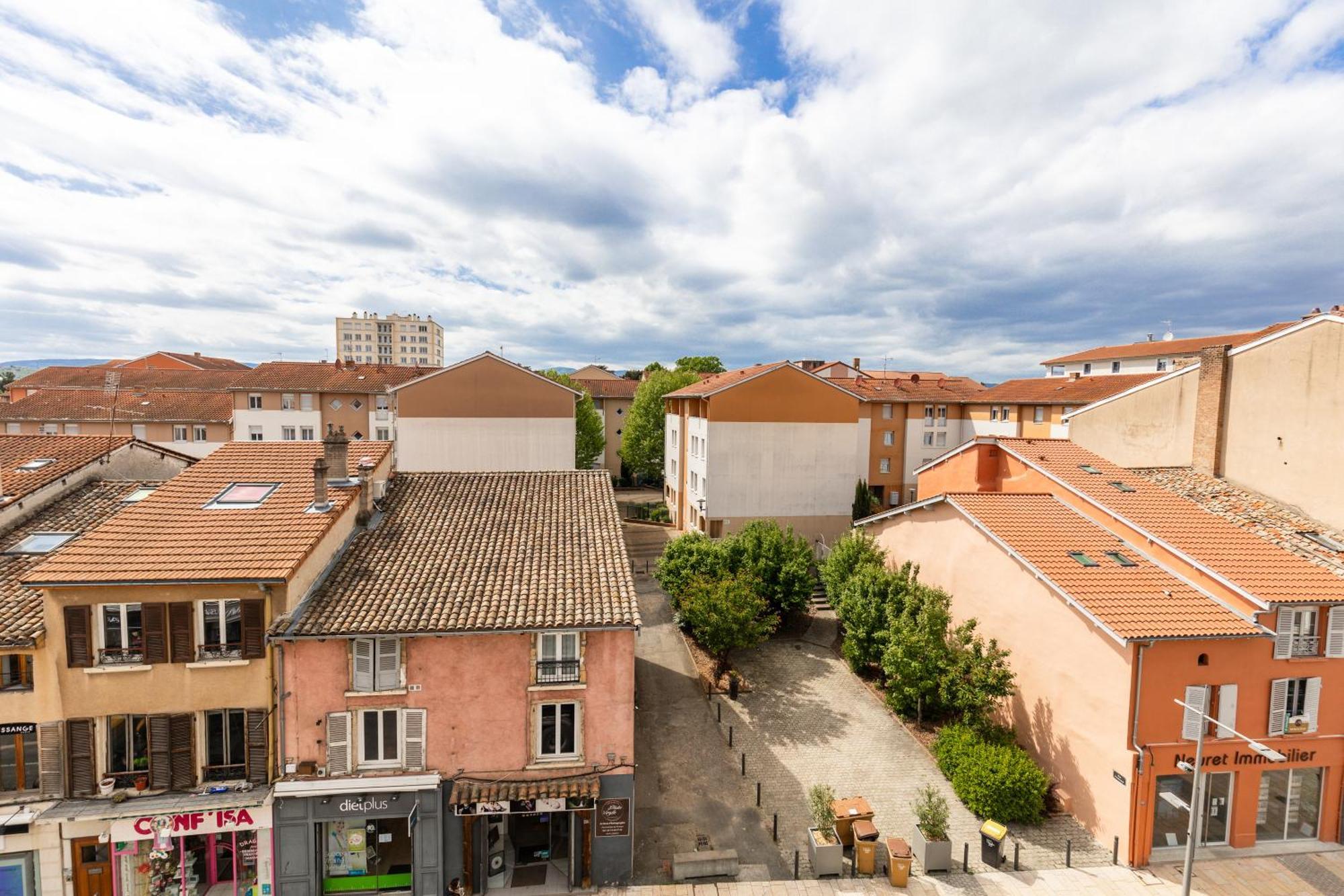 Appartement Climatise 2 Chambres ヴィルフランシュ・シュル・ソーヌ エクステリア 写真